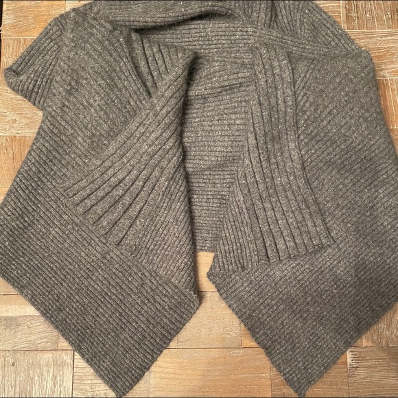 Mercer & Madison Ribbed Waterfall Cardigan🖤 - Picture 6 of 7